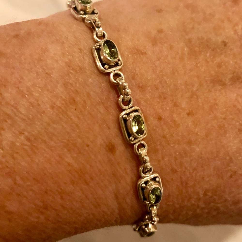 sterling silver and peridot link bracelet - Picture 2 of 6